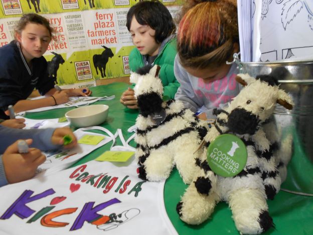 ZeBot Helps Kids Make Aprons